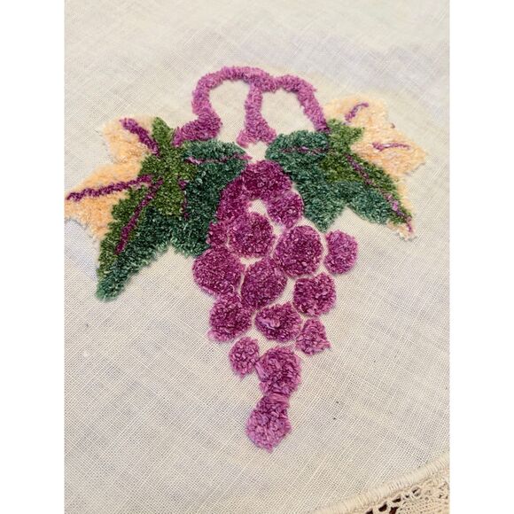 Vintage Round Tablecloth Grapes HOOKED Design Handmade - Picture 6 of 6